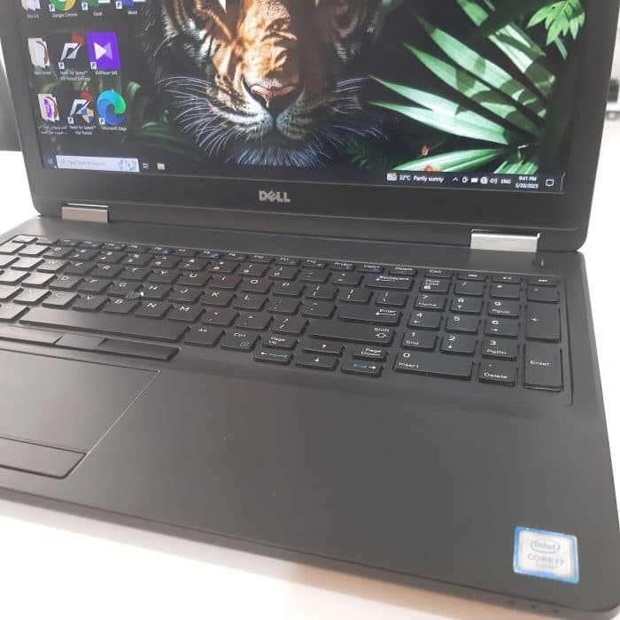 لپ تاپ اِستوک 2GB\DELL E5570\ram16\hard512SSDمجزا\پردازنده i7HQ 6820 — تصویر ۱۱