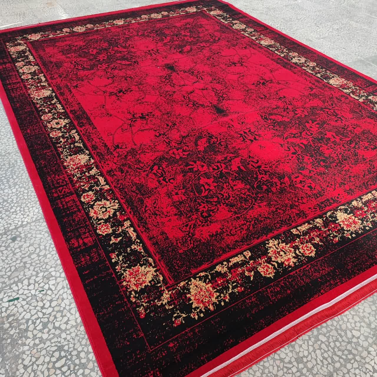 فرش دلانا لاکی ۵۰۰ شانه تراکم ۱۴۰۰ نخ BCF کاشان. — تصویر ۴
