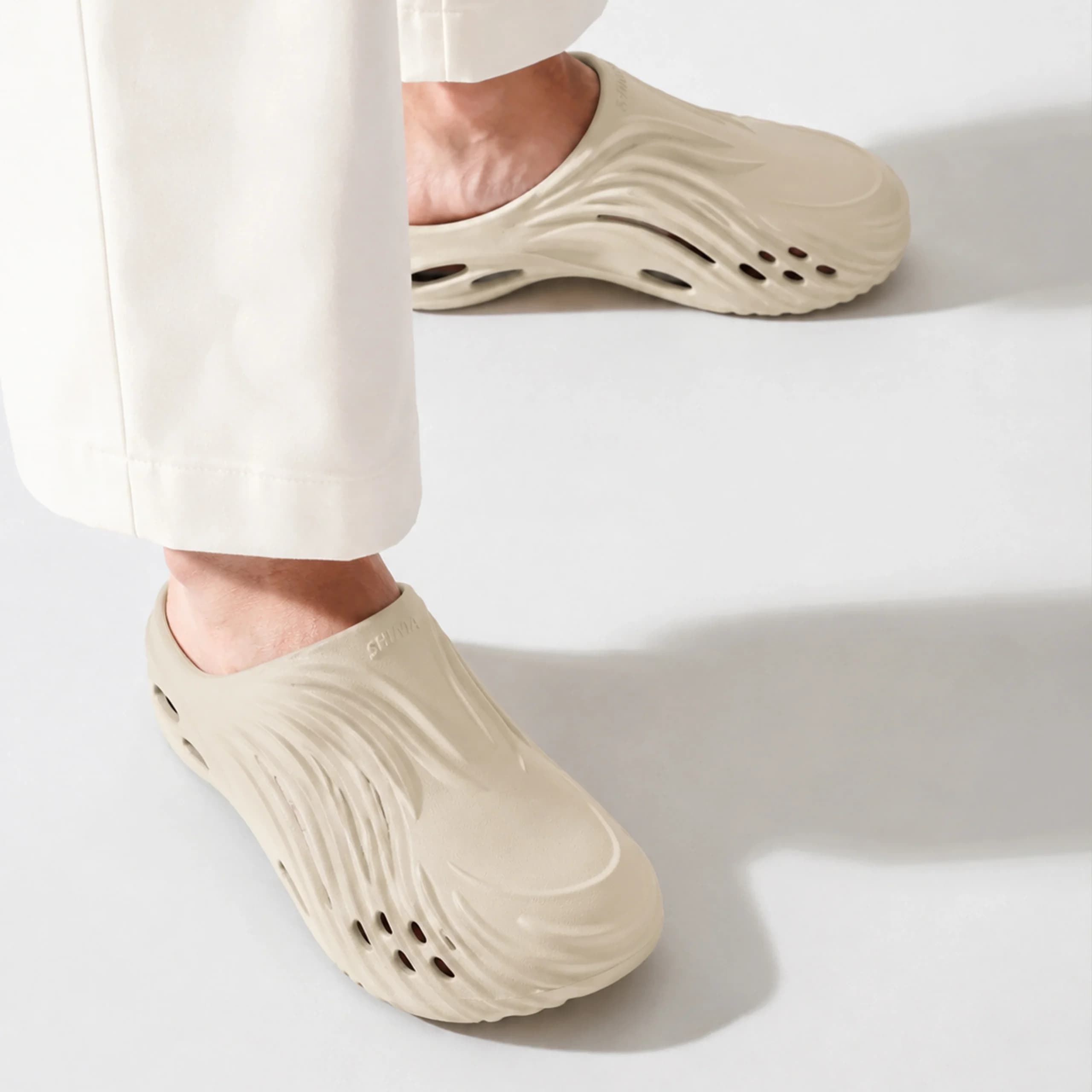 صندل دمپایی مردانه طبی لژ دار slipper رنگ کرم کد 2743