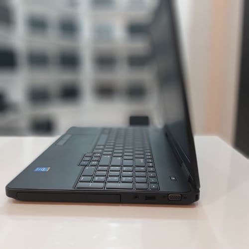 لپ تاپ اِستوک core i3\DELL E5540\ram8\hard500HDD\ — تصویر ۵