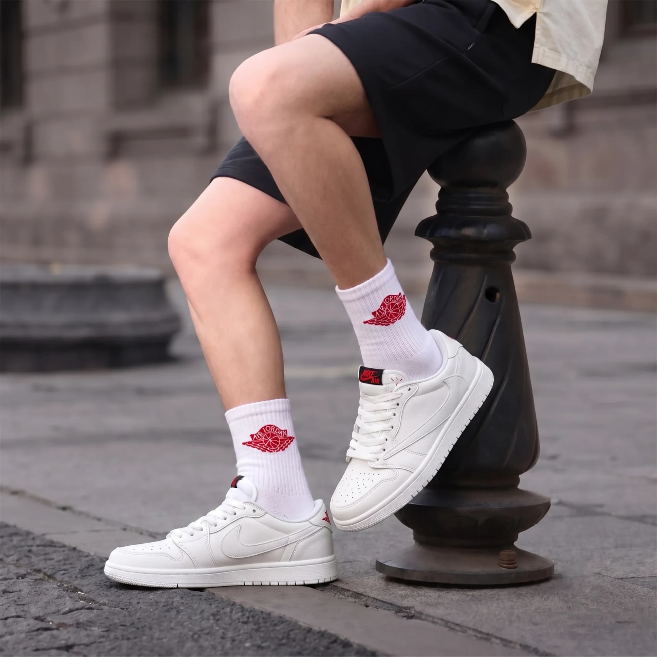 کفش کتونی مردانه نایک جردن وان تراویس JORDAN 1 Travis رنگ سفید کد 2250 — تصویر ۶
