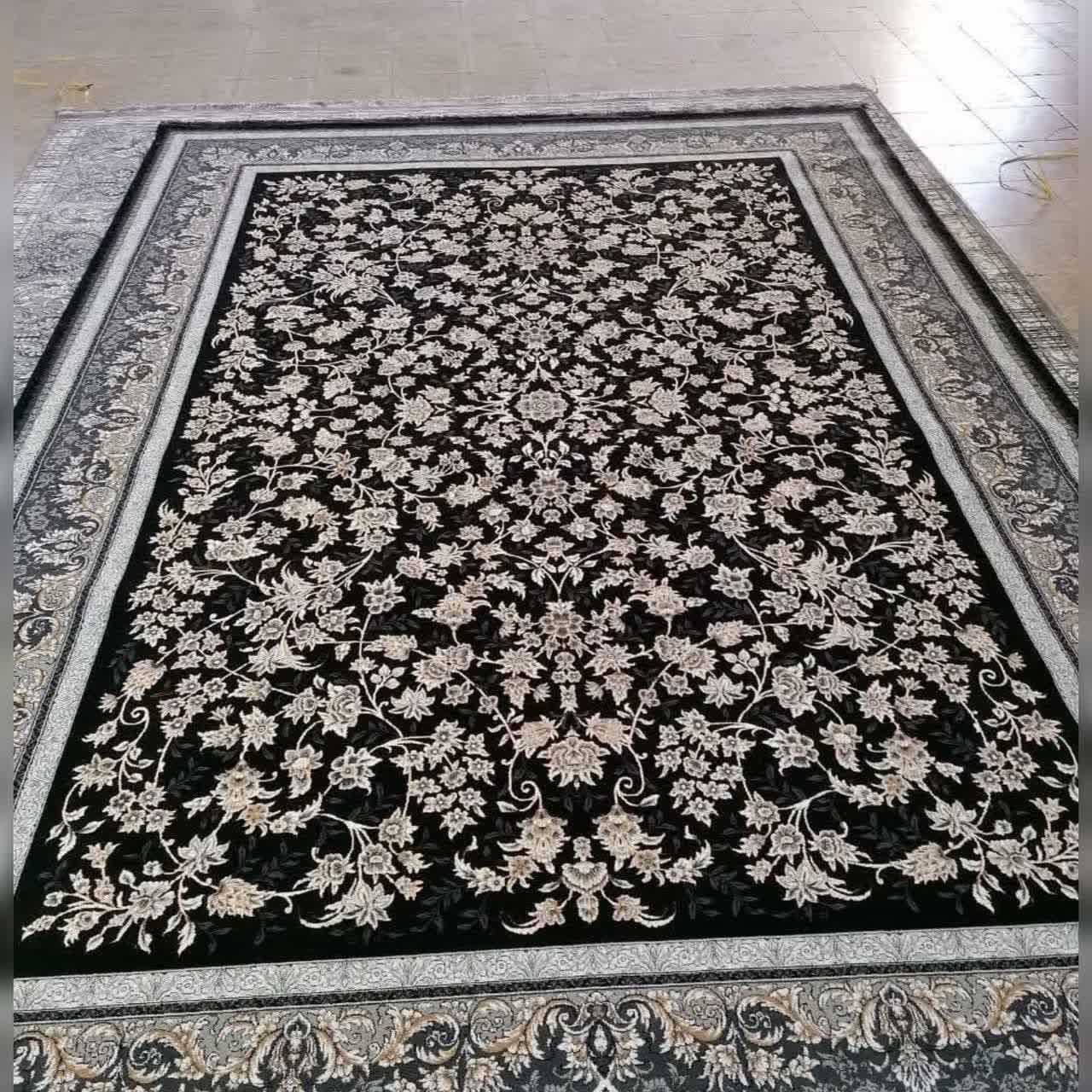 فرش ماشینی کاشان طرح آوا مشکی ۷۰۰ شانه تراکم ۲۵50. — تصویر ۲