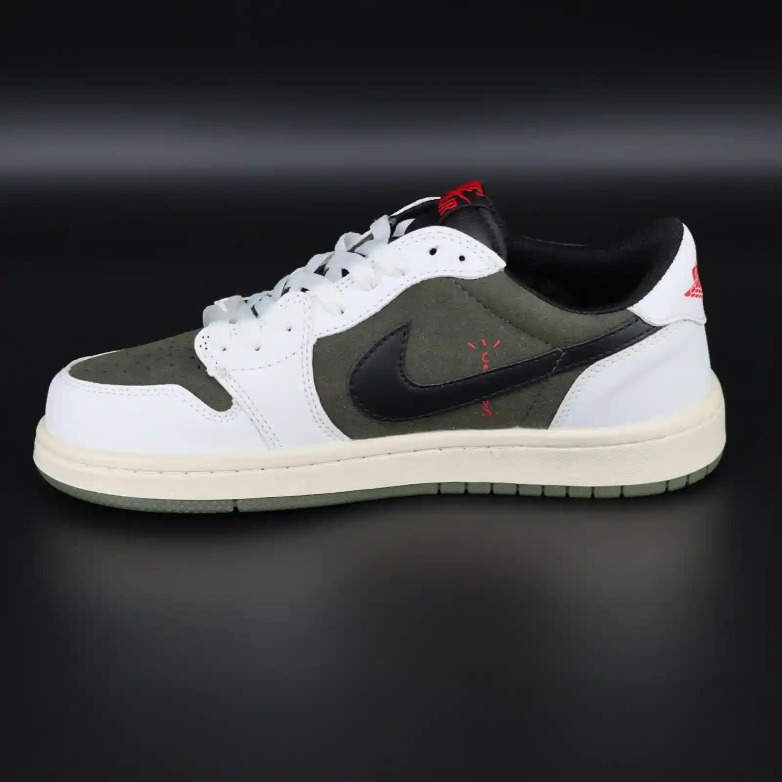 نایک ترویس سفید سبز — تصویر ۶