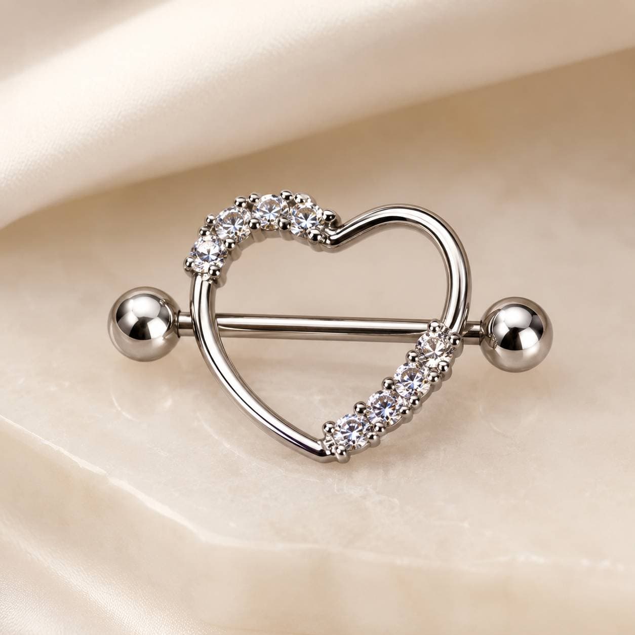 پیرسینگ نیپل قلب نگین‌دار نقره‌ای مدل Crystal Heart