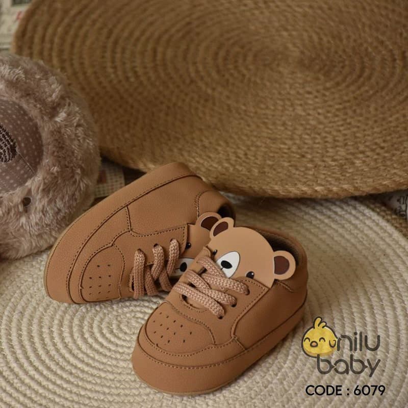 کفش نوزادی بندی طرح برگه‌ای خرس قهوه ای نیلو بی‌بی Nilu Baby — تصویر ۶