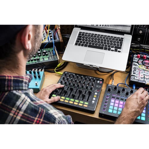 میدی کنترلر Novation Launch Control XL MKII — تصویر ۵