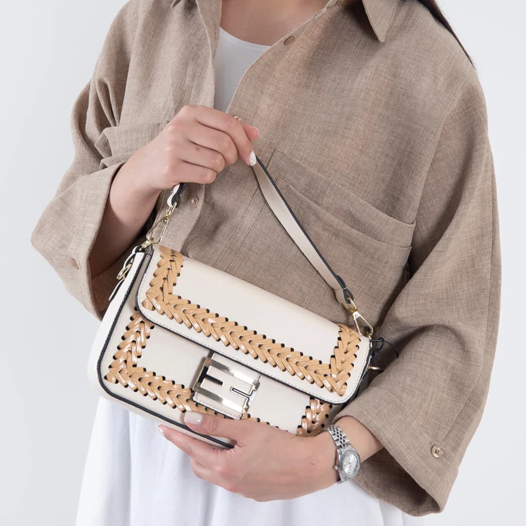 کیف بافتی FENDI — تصویر ۱۱