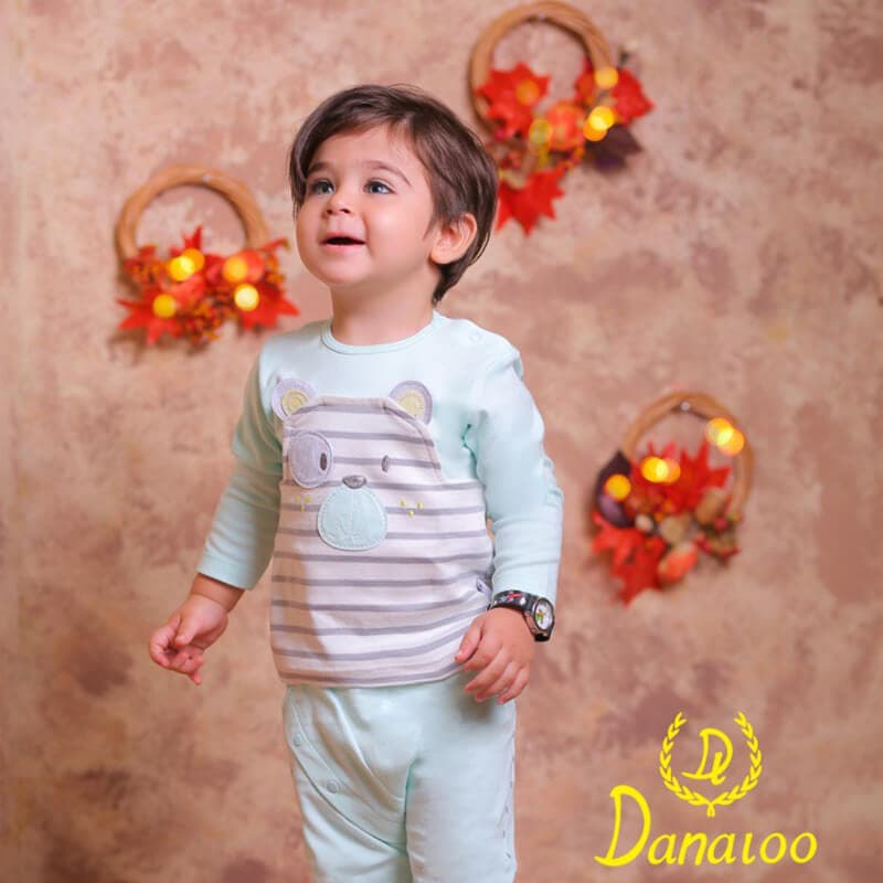 ست لباس دو تکه بلوز آستین بلند و شلوار تکه دوزی نوزاد پسرانه طرح خرس کوچولو دانالو Danaloo Tiny Bear — تصویر ۸