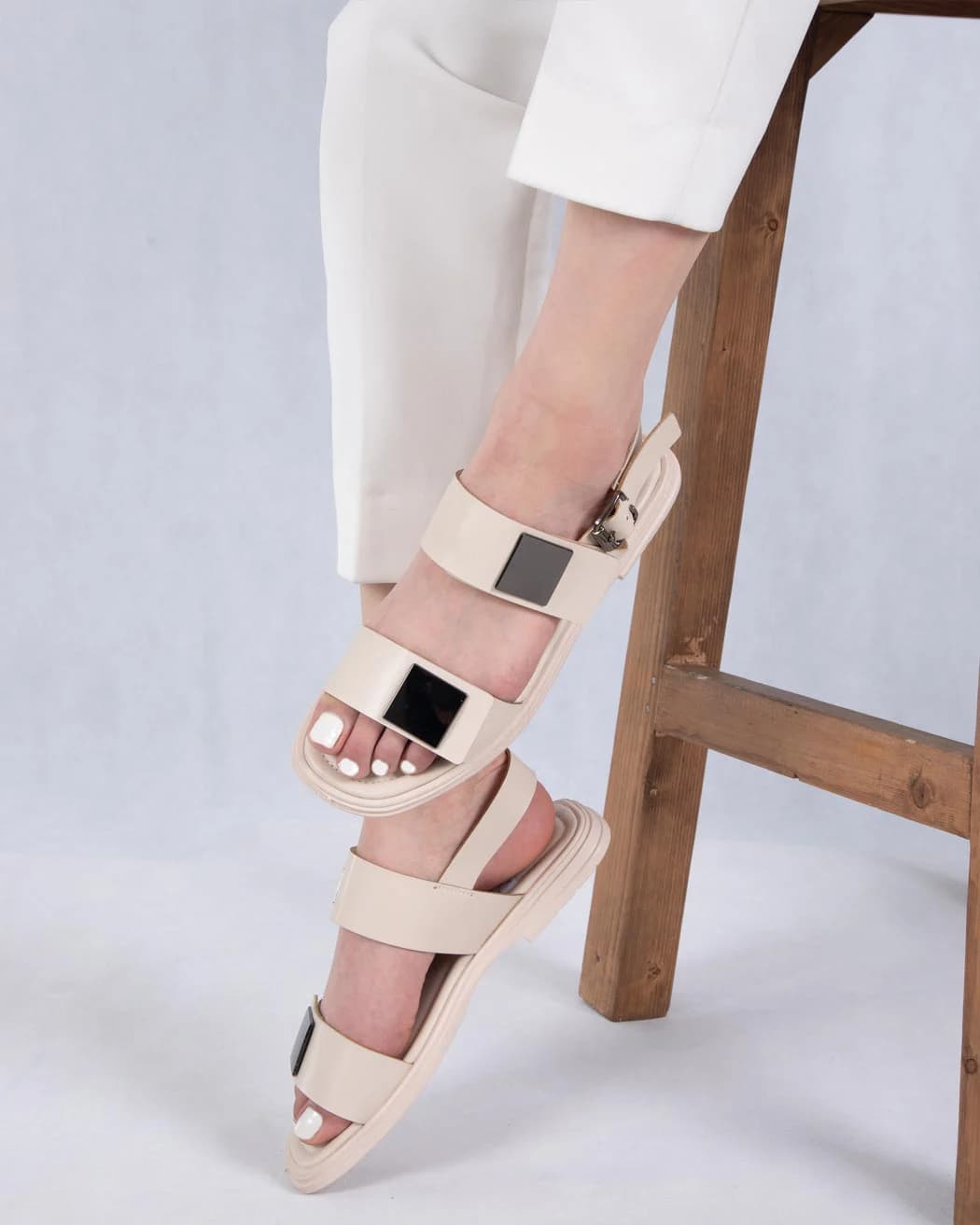 صندل زنونه چسبی سگک مربع ZARA