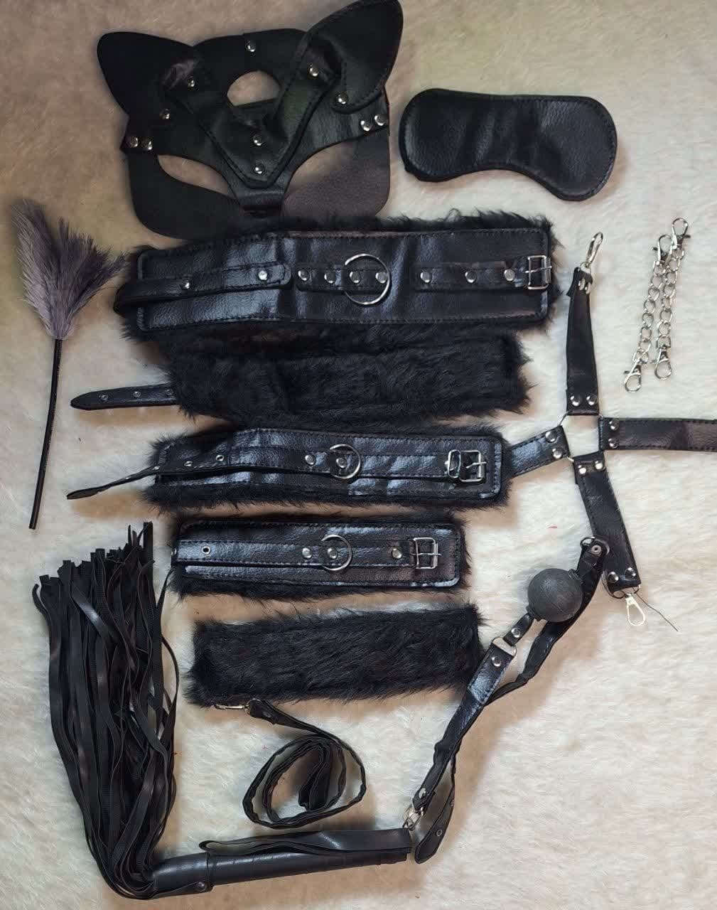 ست bdsm (بی دی اس ام) 10 تیکه خز دار گارتر [ارباب و برده] — تصویر ۹