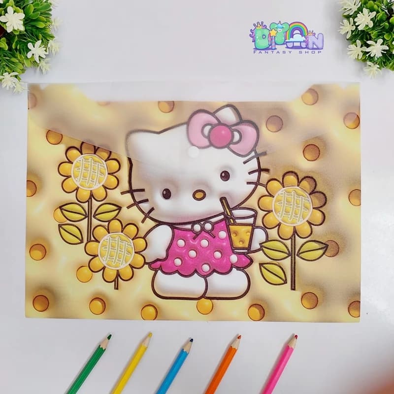 پوشه A4 دکمه دار سه بعدی اکلیلی طرح کیتی — تصویر ۲