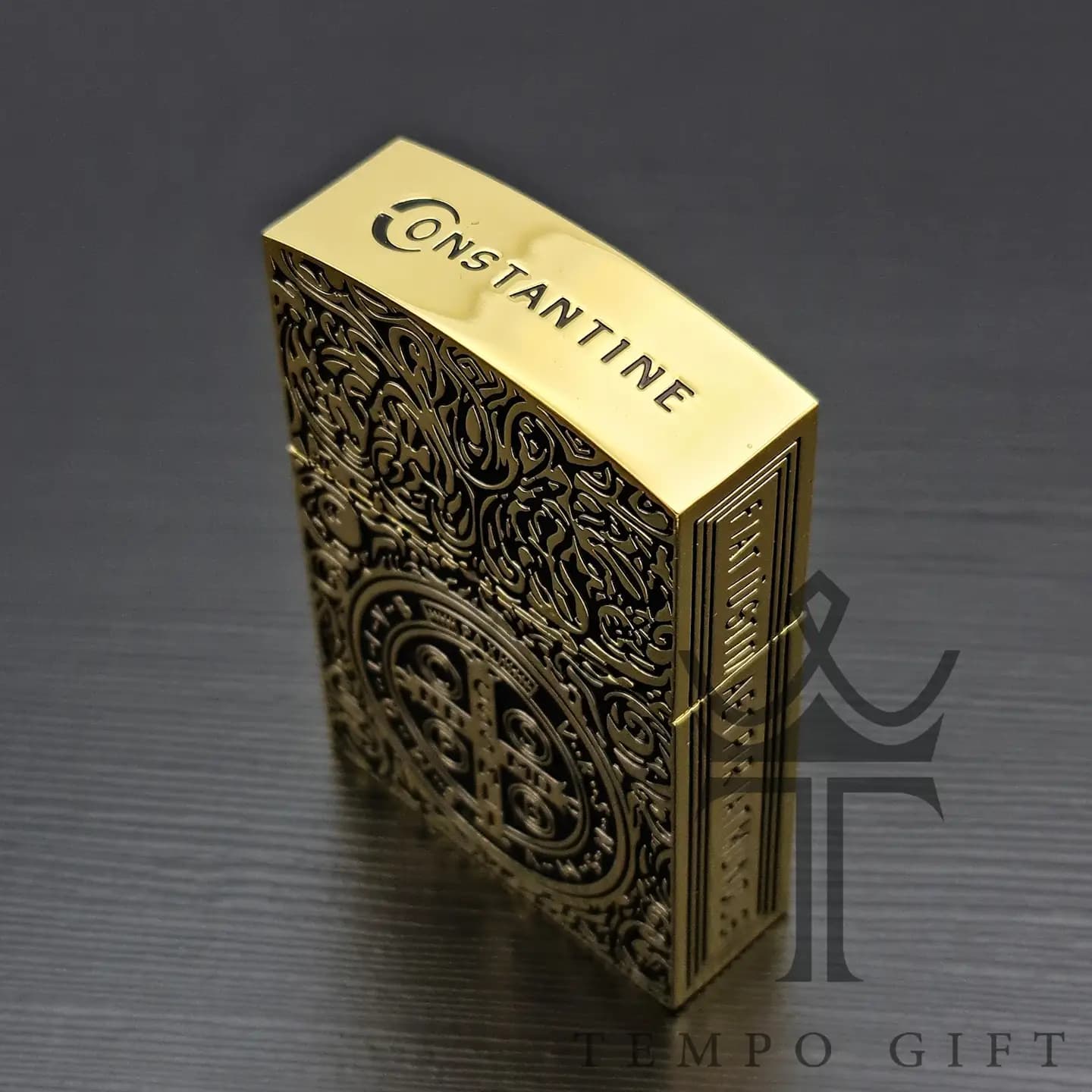 فندک بنزینی زورو رومیزی برنجی مدل کنستانتین طلایی — تصویر ۳