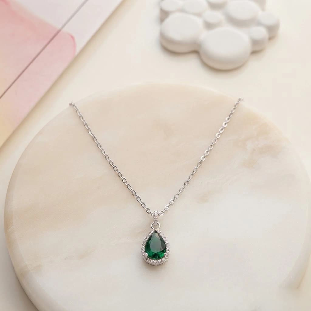پلاک گردنبند ژوپینگ اشکی سبز زمردی (بدون زنجیر)