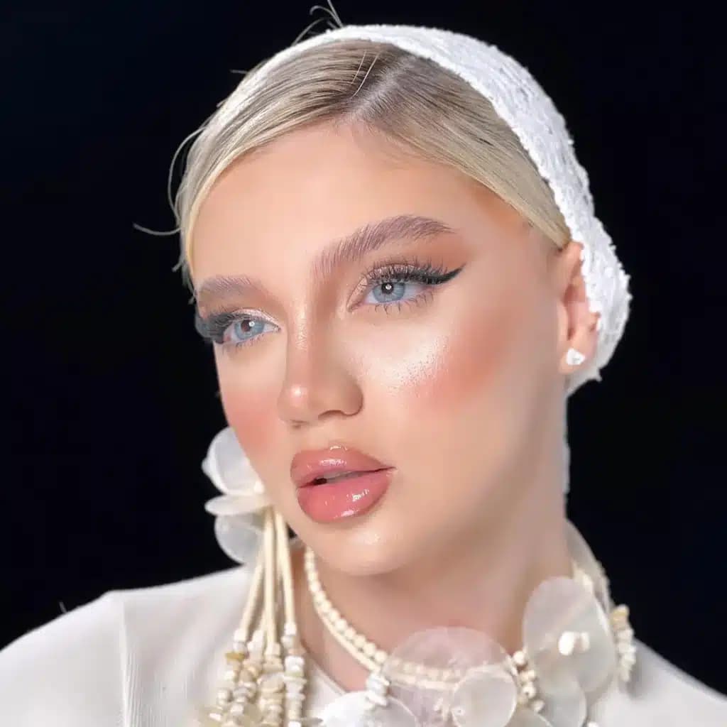 لنز مارلی لایت بلو آبی رگه دار مشابه چشم | Marley Light Blue lens — تصویر ۵