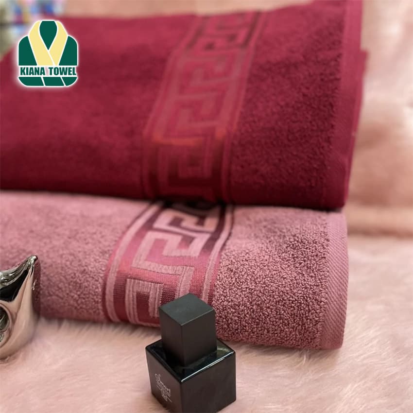 حوله حمام بهباف آذر مدل ورساچه سایز 100×160 سانتی متر