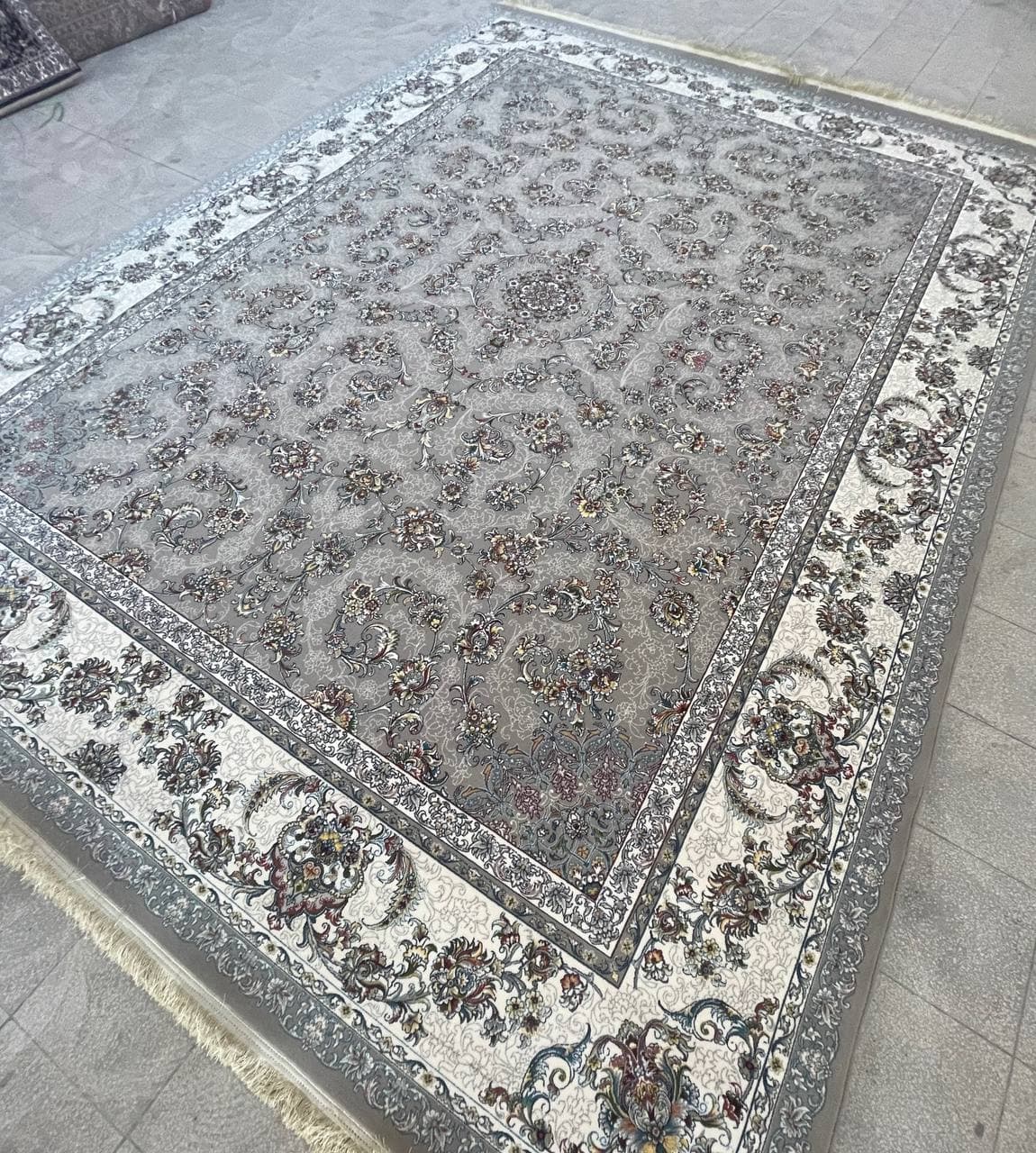 فرش افشان آیسل فیلی 700 شانه تراکم 2550 ساده هشت رنگ — تصویر ۵