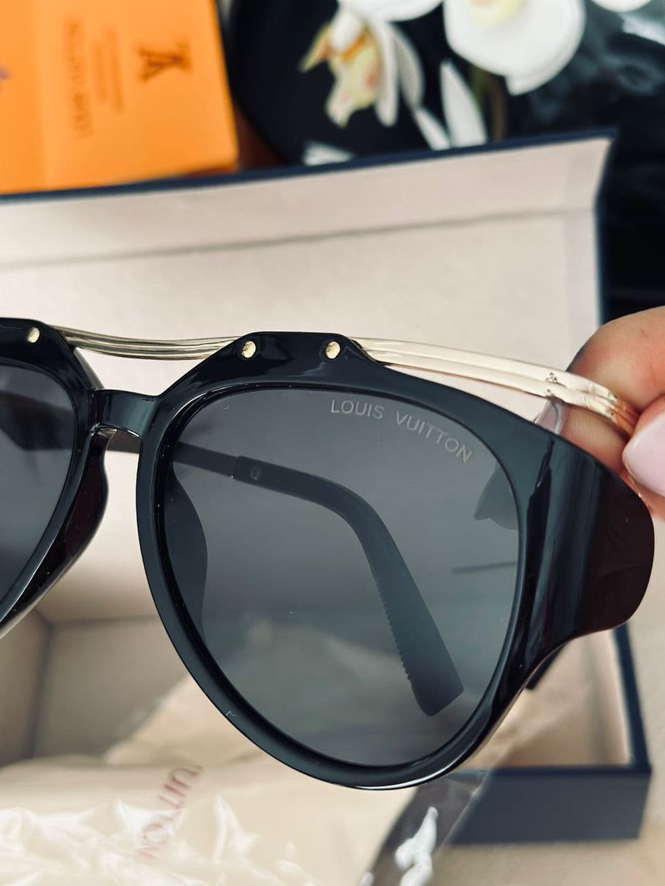 عینک آفتابی زنانه LV مستر — تصویر ۶