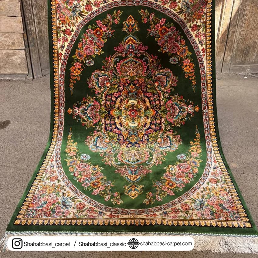 فرش تمام ابریشم کد 253 سبز — تصویر ۴