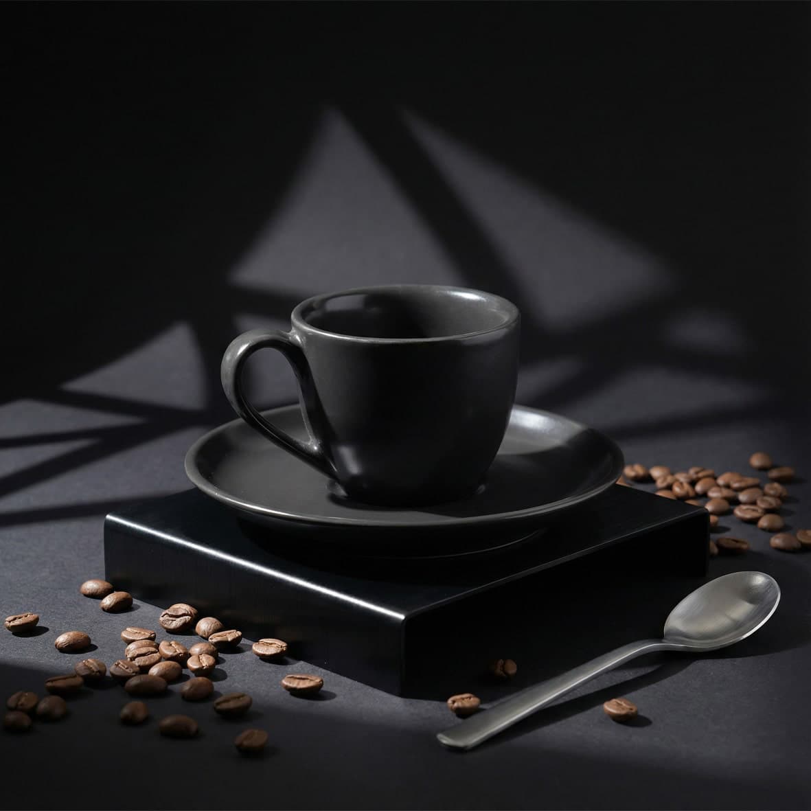 سرویس چینی قهوه خوری 12 پارچه مشکی — تصویر ۵