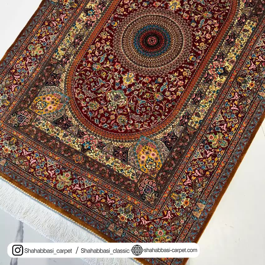 فرش تمام ابریشم کد 64 لاکی — تصویر ۳