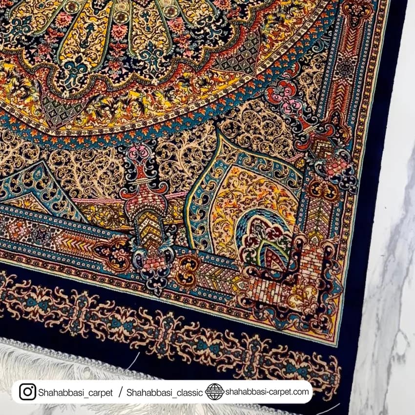 فرش تمام ابریشم کد 172 آبی کاربنی — تصویر ۳