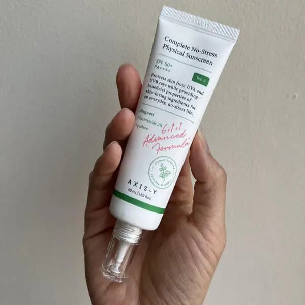 کرم ضد آفتاب بی رنگ وای SPF 50 حجم ۵۰ میلی لیتر — تصویر ۴