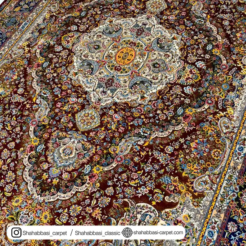 فرش تمام ابریشم کد 142 لاکی — تصویر ۳