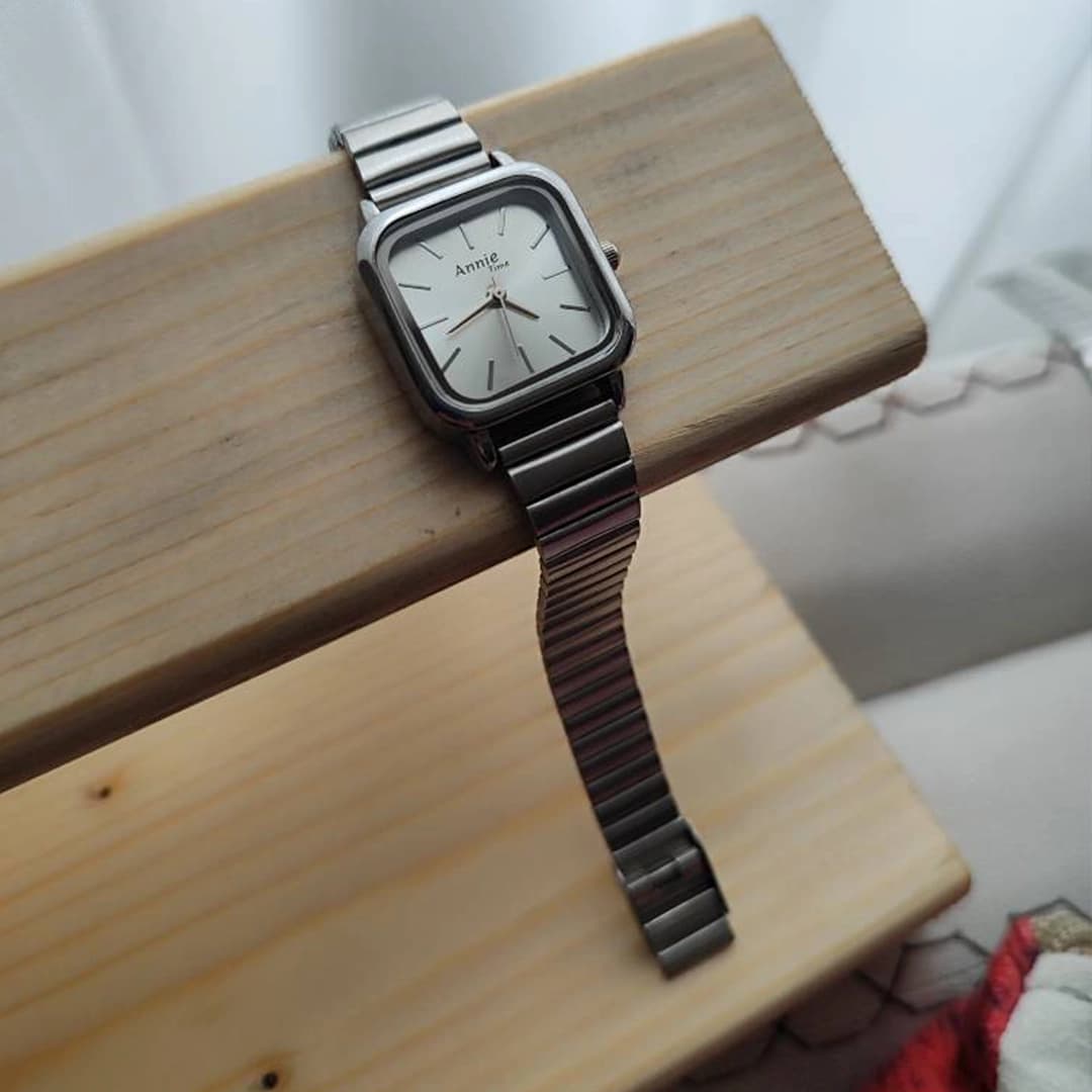 ساعت مچی زنانه آنی تایم (Annie Time) مدل کلاسیک — تصویر ۲