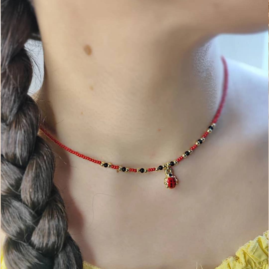 گردنبند منجوقی کفشدوزکی