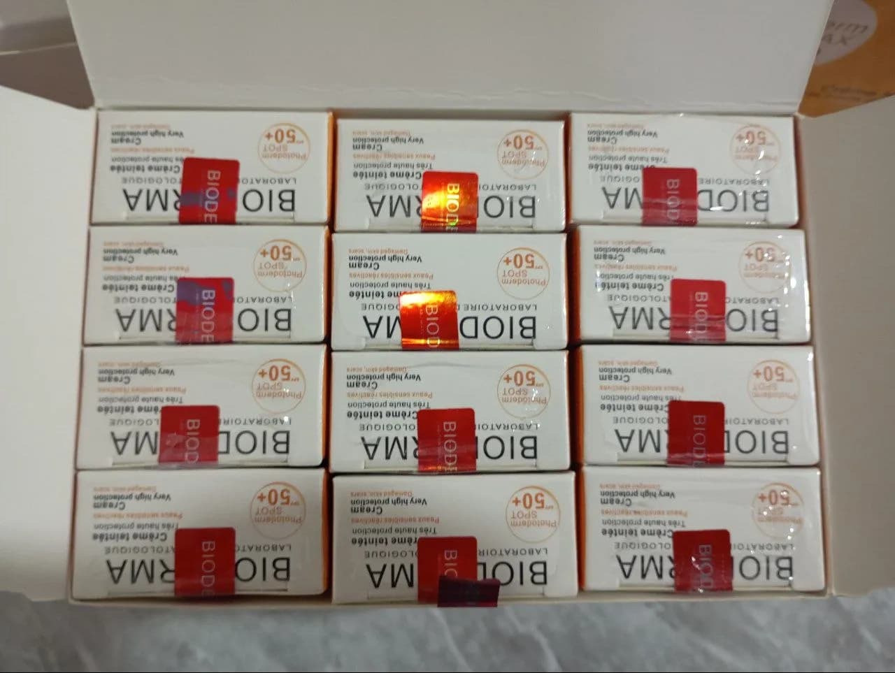 کرم ضدآفتاب بایودرما بی رنگ SPF 50 حجم 30 میل | محافظت کامل بدون سفیدک — تصویر ۳