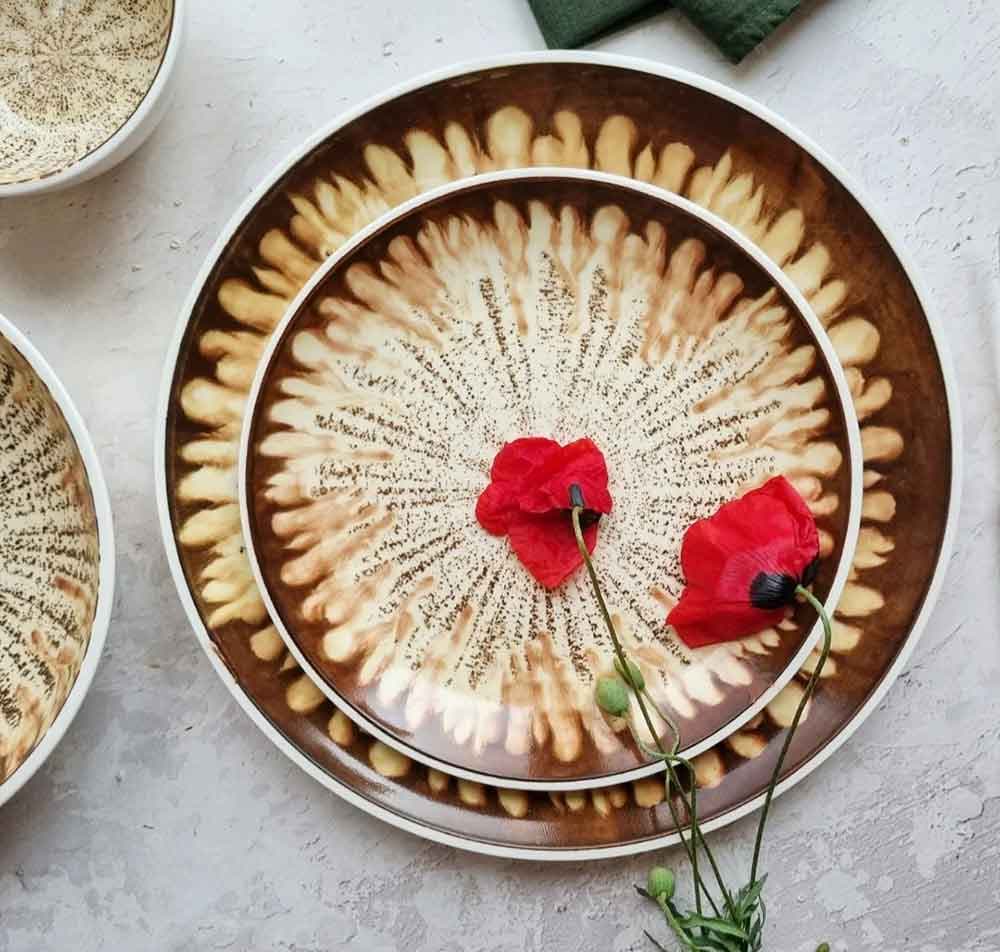 سرویس غذاخوری طرح صایقه قهوه ای (7767) — تصویر ۲