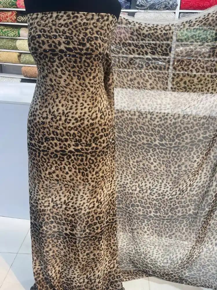 پارچه حریر سنگدار پلنگی — تصویر ۳