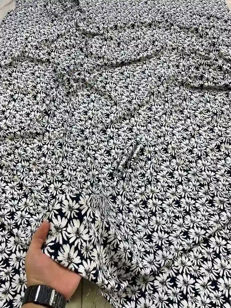 پارچه کرپ پفکی گلدار 1