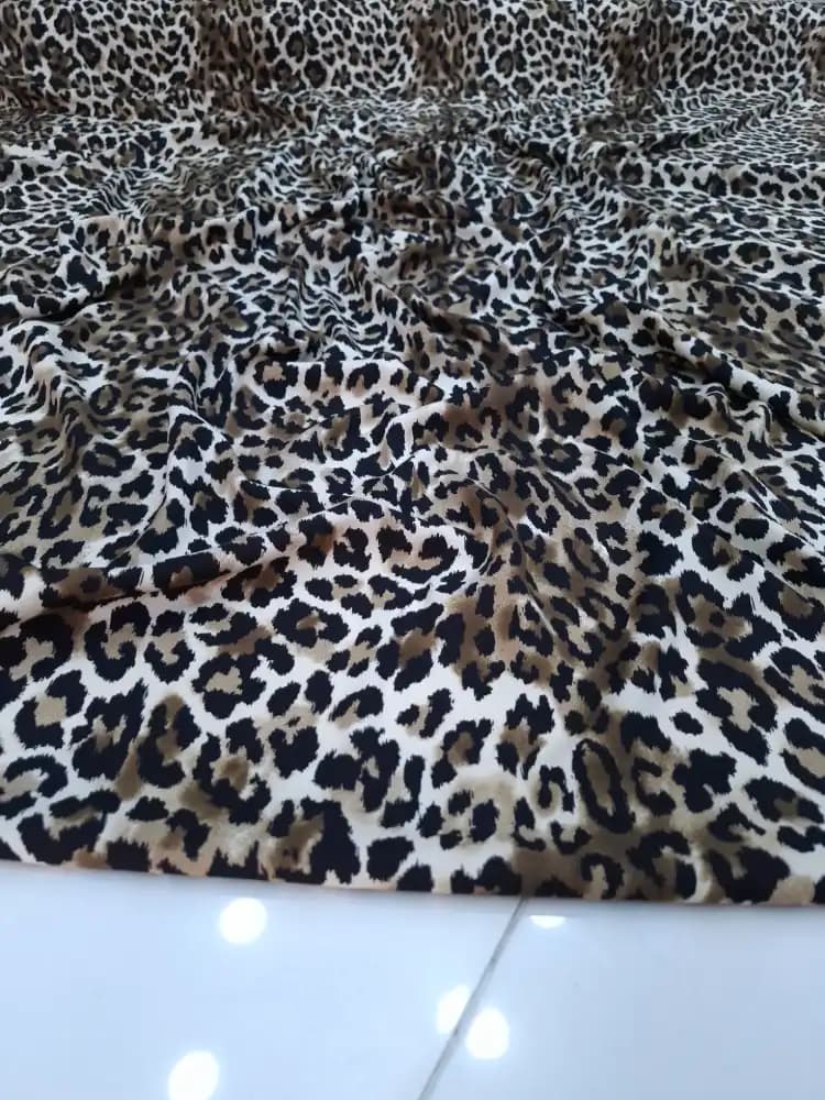 پارچه نخ دبی گلریز 3 — تصویر ۲