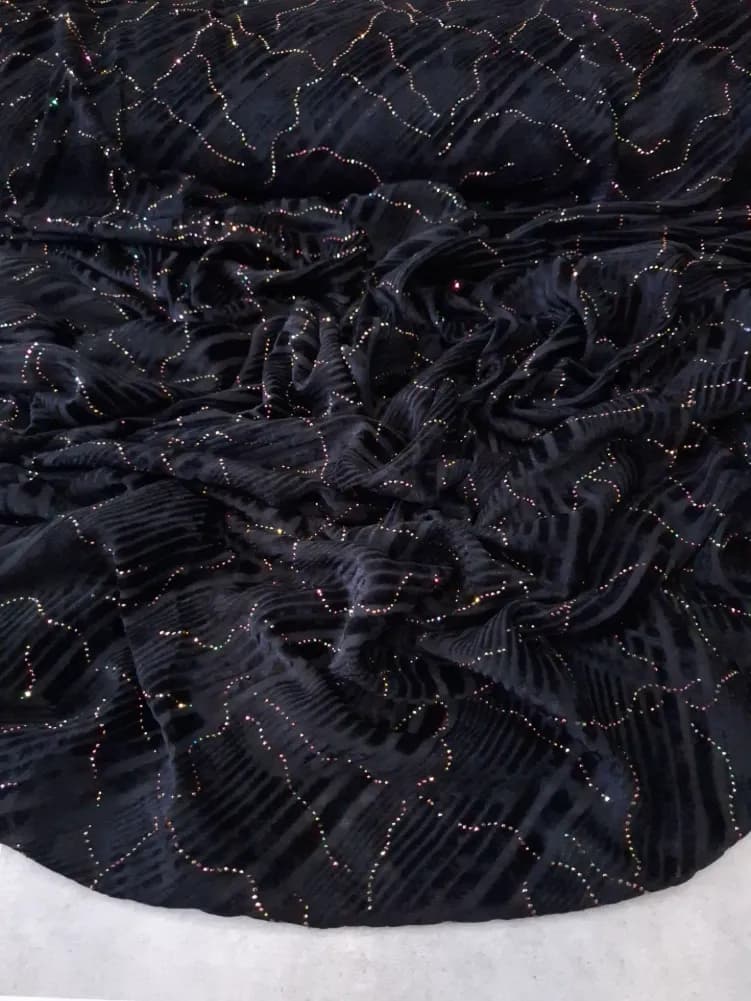 پارچه مخمل سیلک نگین دار — تصویر ۲