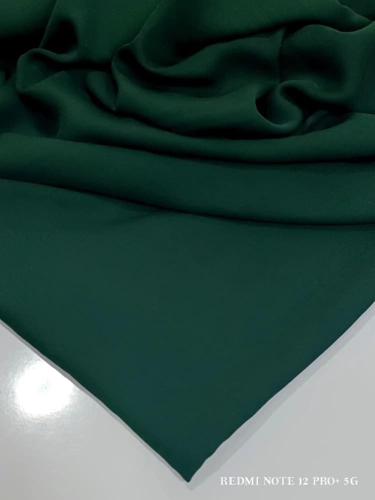 پارچه کرپ حریر ساده مشکی — تصویر ۴