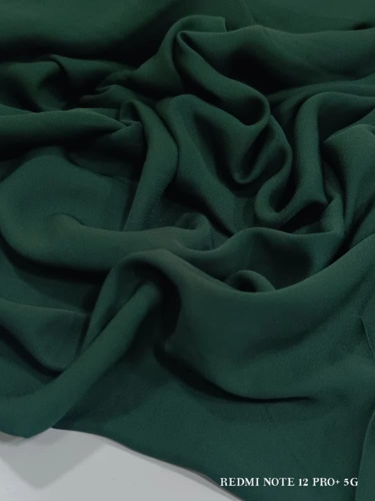 پارچه کرپ حریر ساده مشکی — تصویر ۳