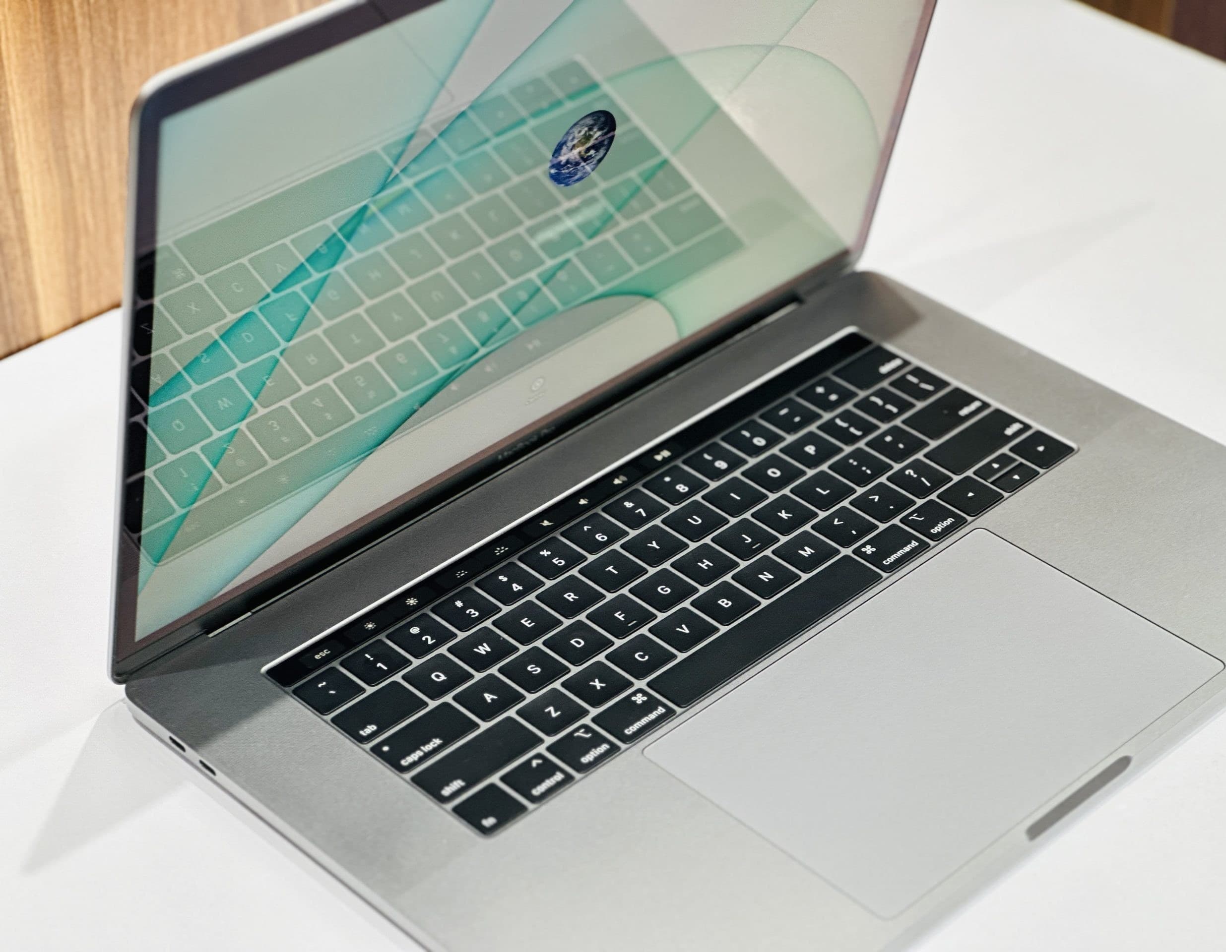 لپ تاپ Macbook Pro 16 – 2019 | Core i9 | RAM 16GB | 1TB ssd | 4GB AMD — تصویر ۷