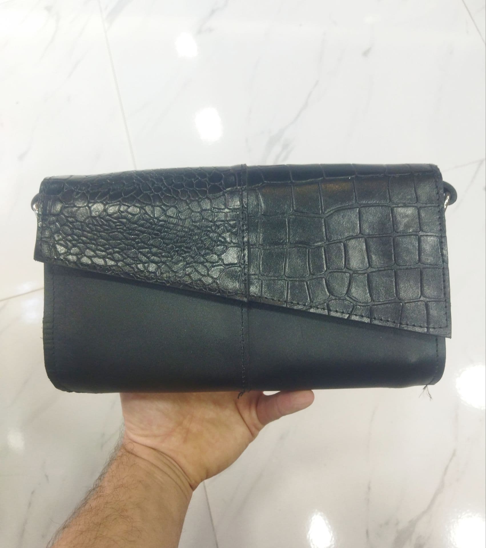کیف دستی دوشی تمام چرم گاوی(فریبا1)در رنگ بندی — تصویر ۱۱