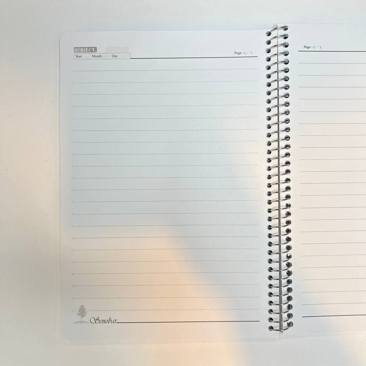 دفتر خط دار فنری کلاسیک صنوبر 50 برگ دختر عینک دودی — تصویر ۲