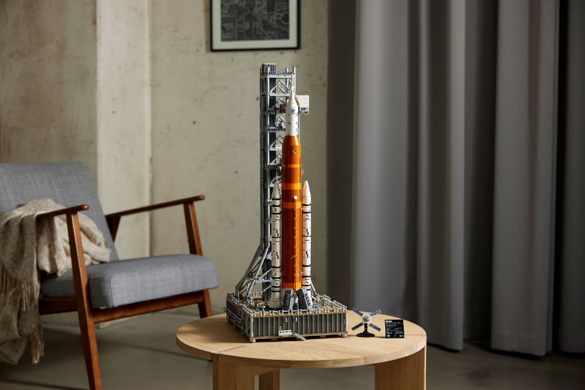 لگو آیکانز NASA Artemis Space Launch System 10341 — تصویر ۵