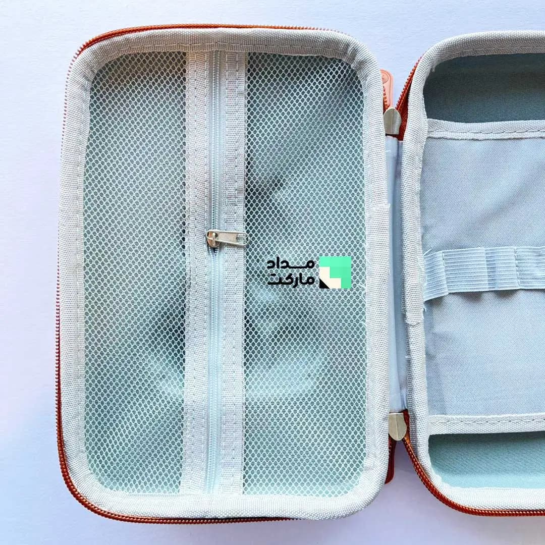 جامدادی تبلتی بزرگ طرح کاپی بارا رنگ قهوه ای — تصویر ۱۰
