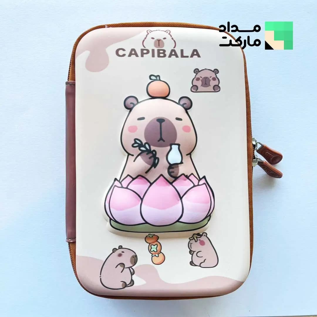 جامدادی تبلتی بزرگ طرح کاپی بارا رنگ قهوه ای — تصویر ۶