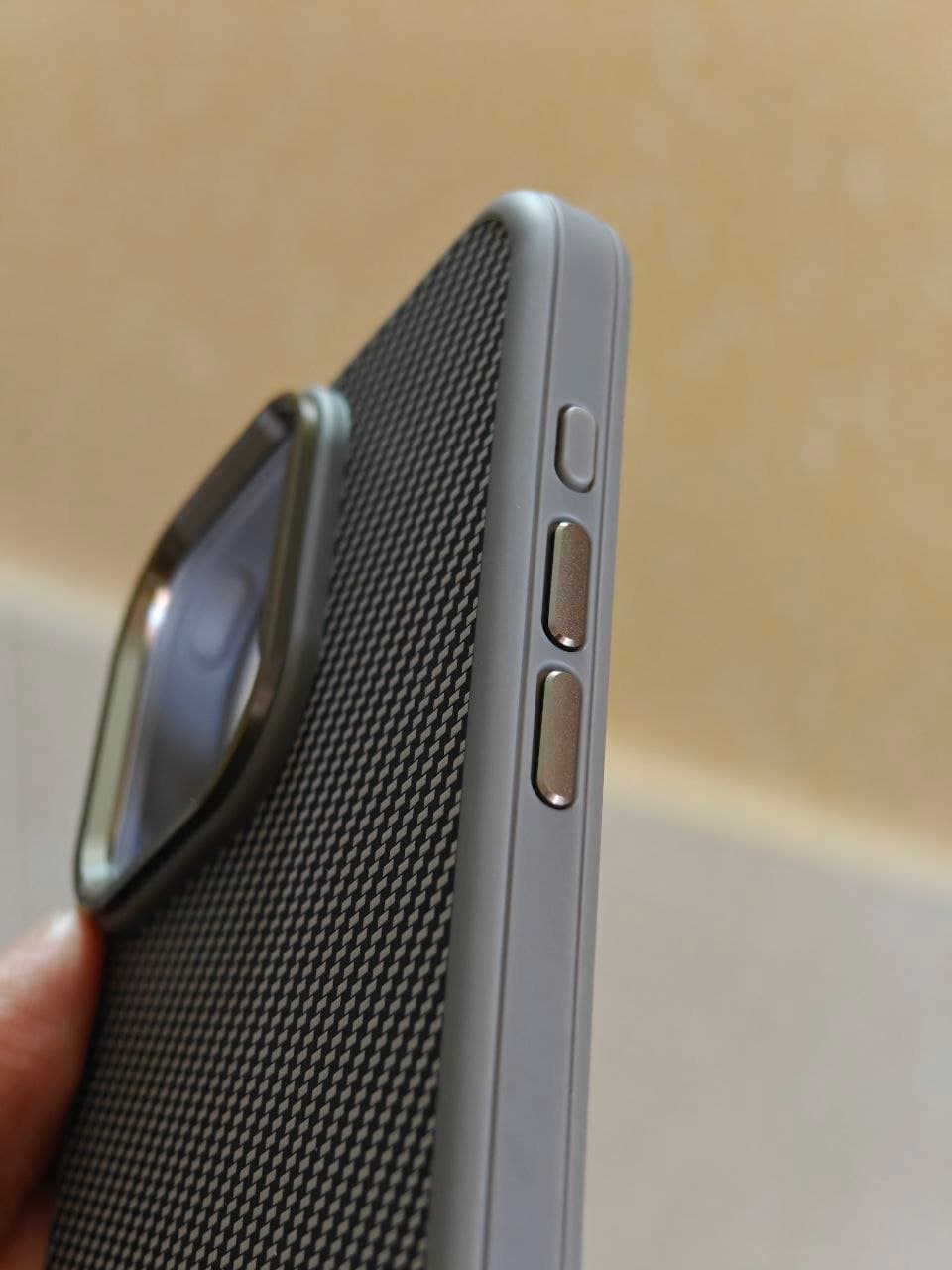 کیس Saiboro مدل Soft Carbon برای آیفون 16 پرومکس — تصویر ۱۱