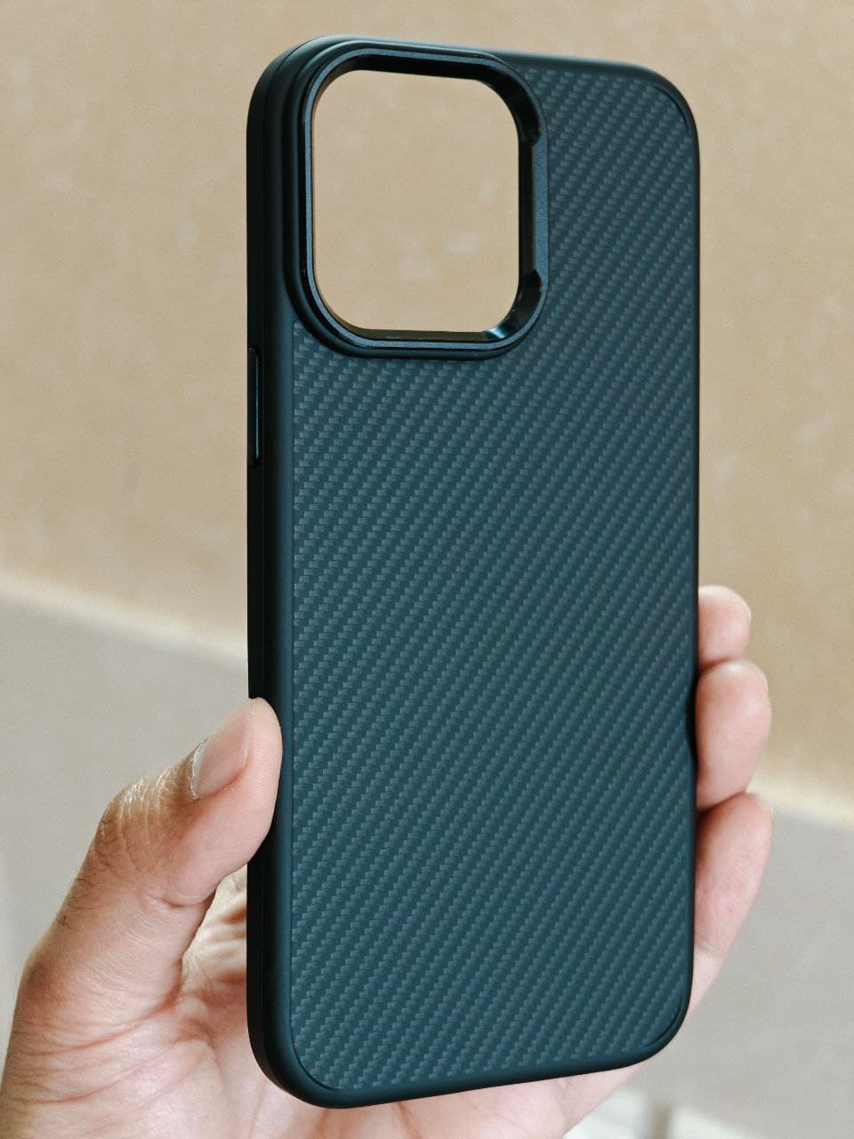 کیس Saiboro مدل Soft Carbon برای آیفون 16 پرومکس — تصویر ۷