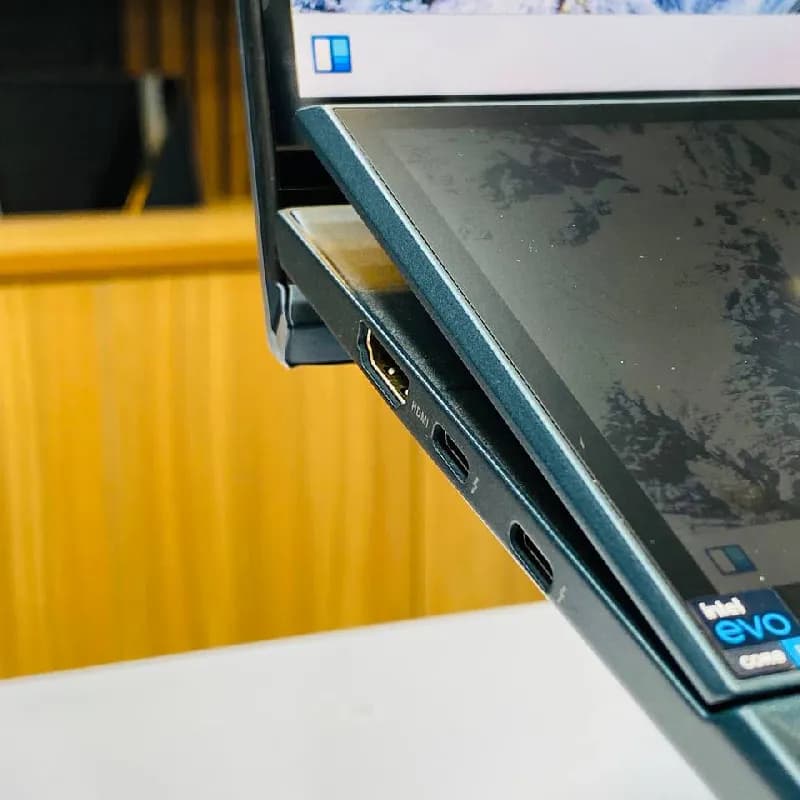 لپ تاپ asus zenbook dual screen استوک i7-16-512 — تصویر ۴