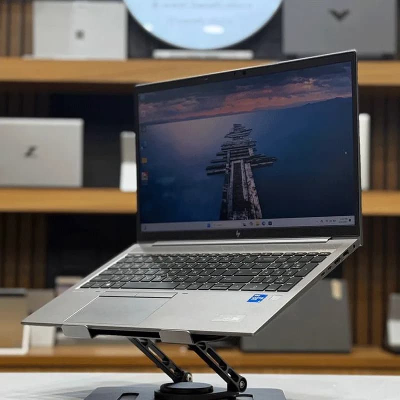لپ تاپ hp zbook firefly 15 g8 استوک i7-16-512-4gb — تصویر ۱۲