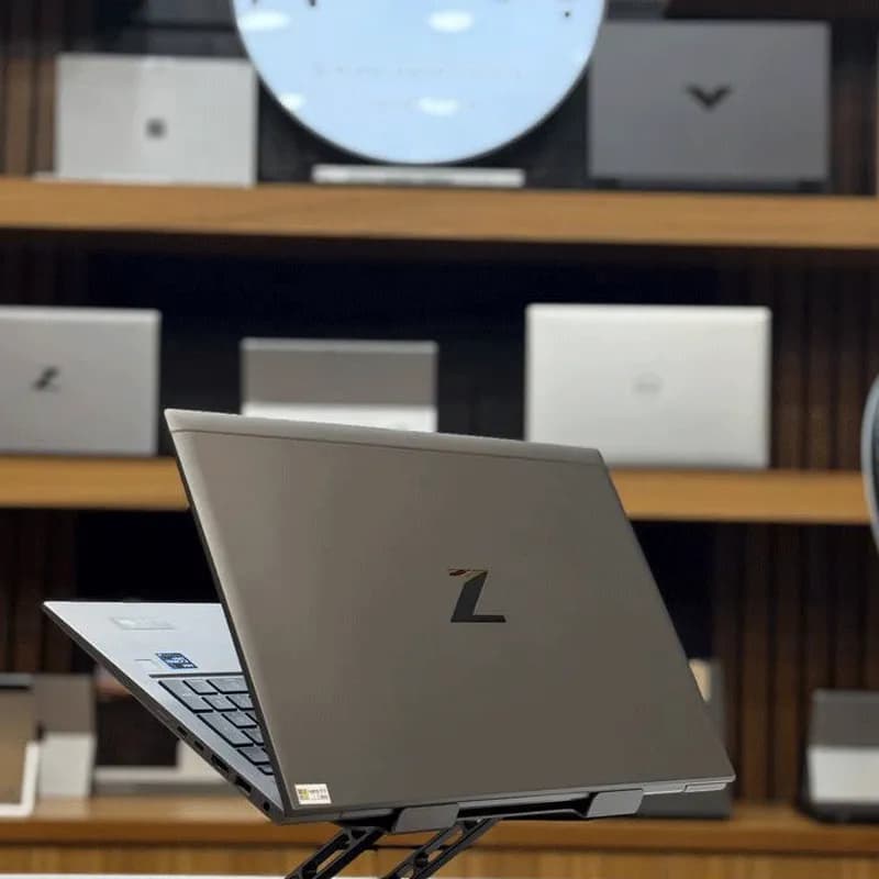 لپ تاپ hp zbook firefly 15 g8 استوک i7-16-512-4gb — تصویر ۶