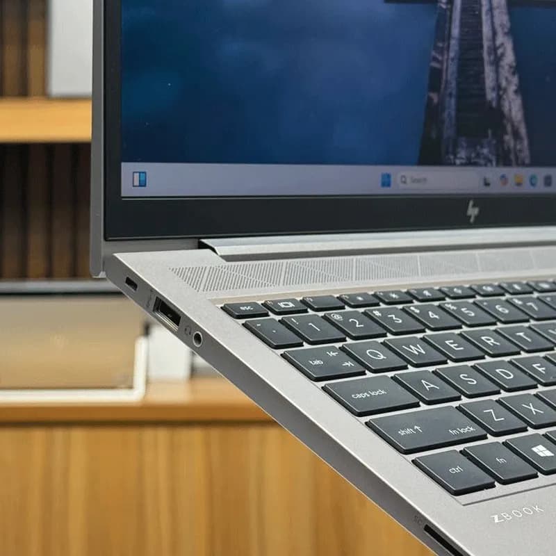 لپ تاپ hp zbook firefly 15 g8 استوک i7-16-512-4gb — تصویر ۳