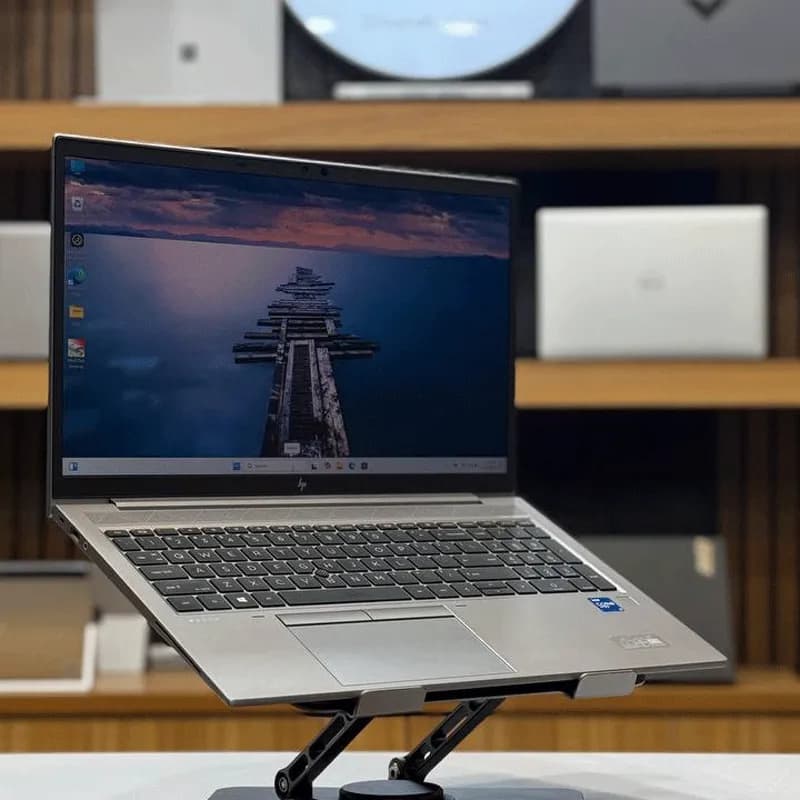 لپ تاپ hp zbook firefly 15 g8 استوک i7-16-512-4gb — تصویر ۵